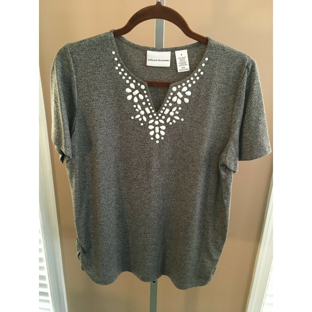 Alfred Dunner Blouse Gray Size Small Beaded Neckline V-Neck Short Sleeves Casual - Picture 6 of 8